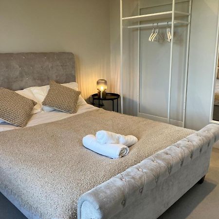 Stylish 1 Bed Flat With Private Terrace In Wimbledon - 3 The Queens London Exterior photo